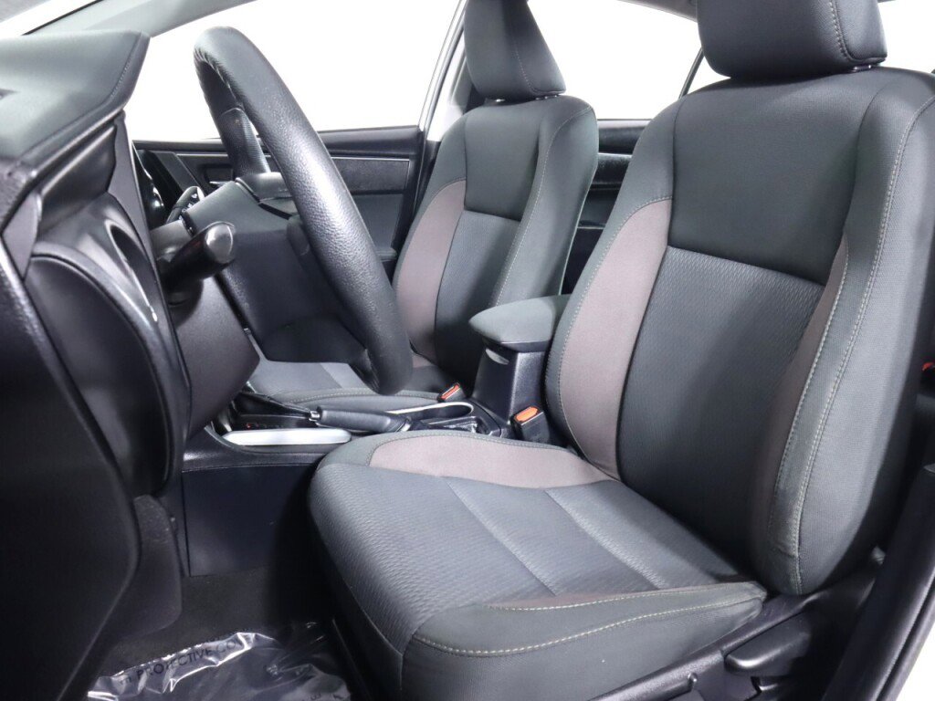 Used 2018 Toyota Corolla LE FWD image 27