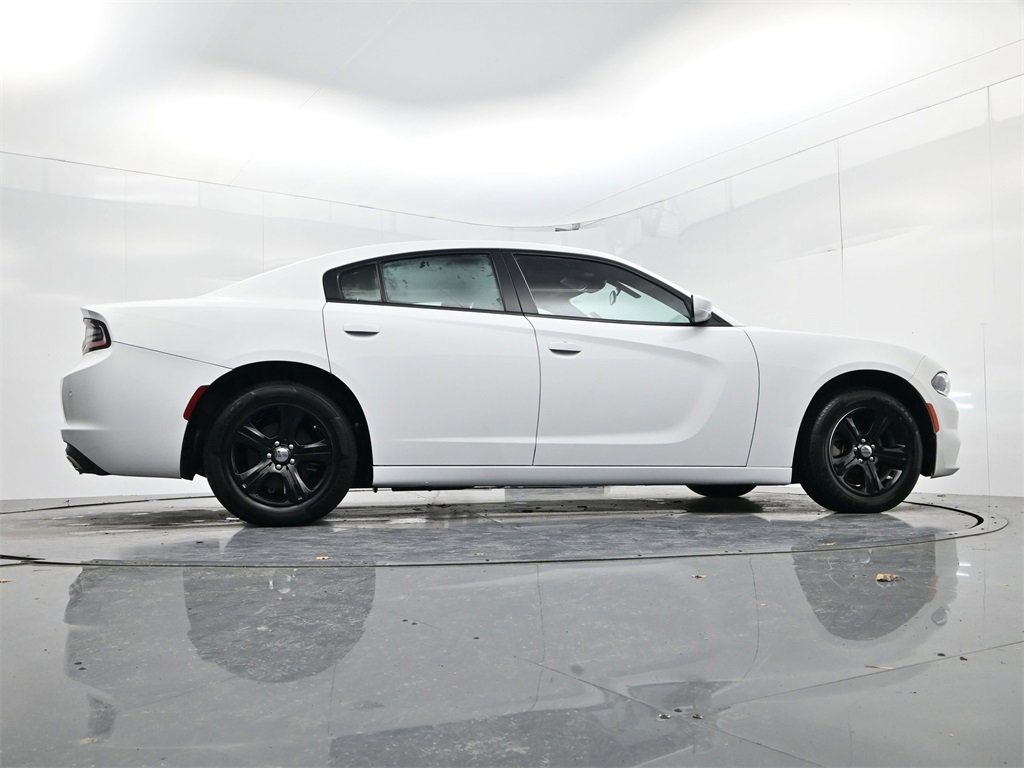 Used 2022 Dodge Charger SXT image 39