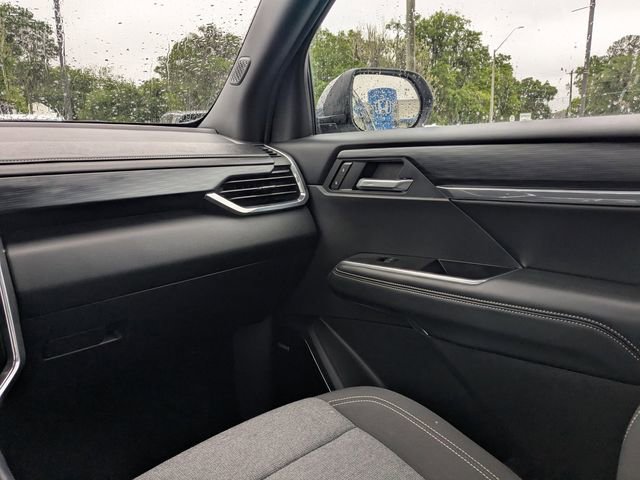 Used 2025 GMC Acadia Elevation image 17