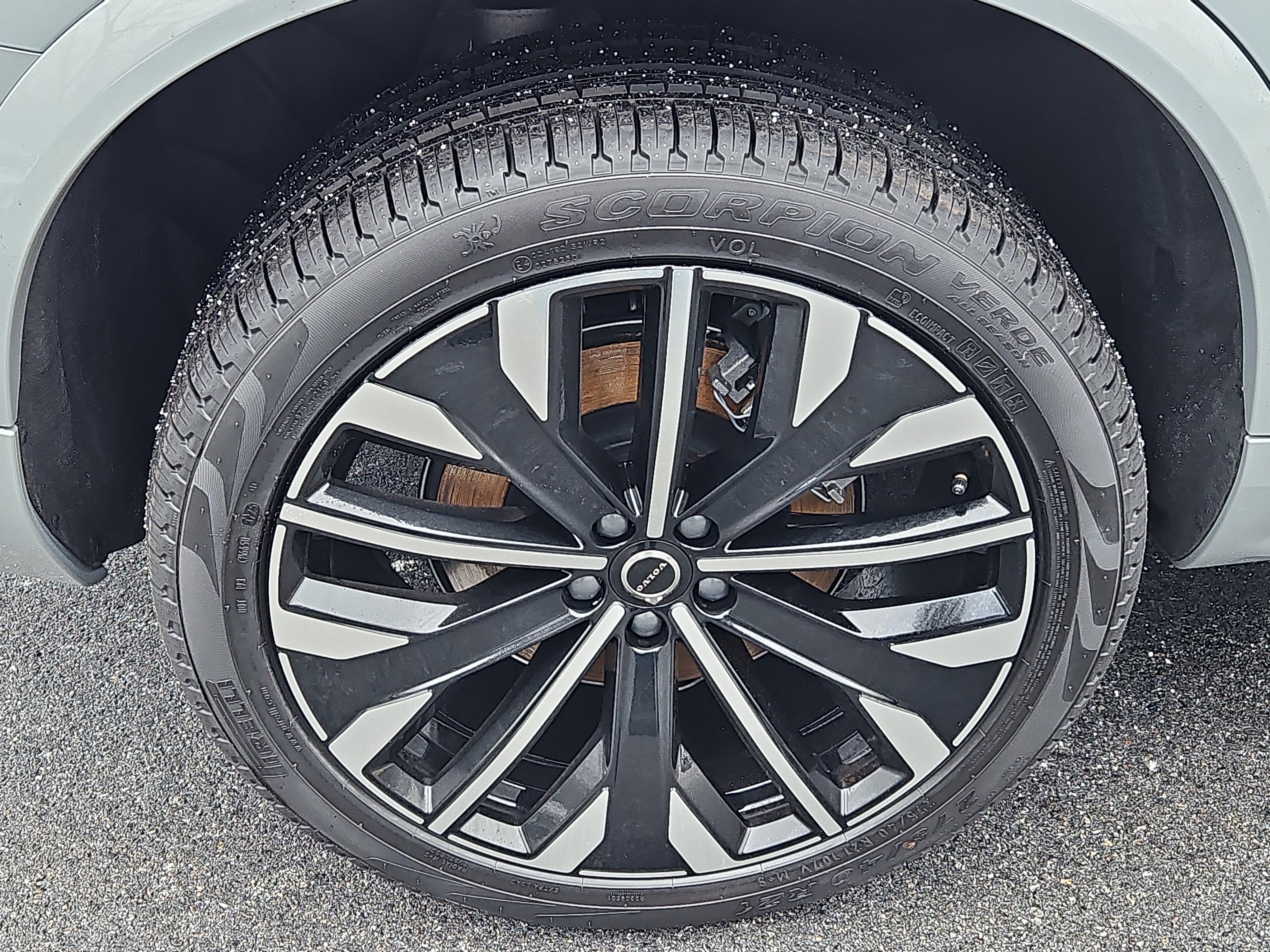 New 2026 Volvo XC90 B6 Plus w/ Protection Package Premier image 19