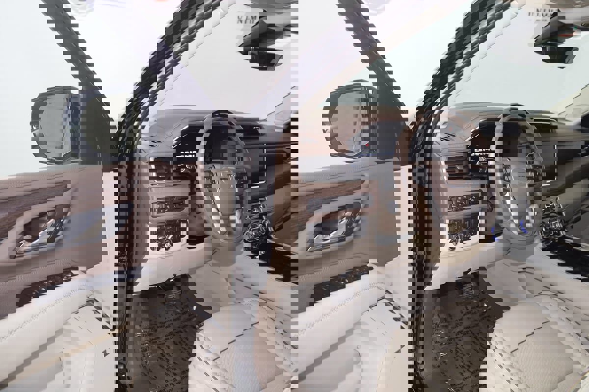 Used 2024 GMC Yukon Denali w/ Denali Reserve Package image 46