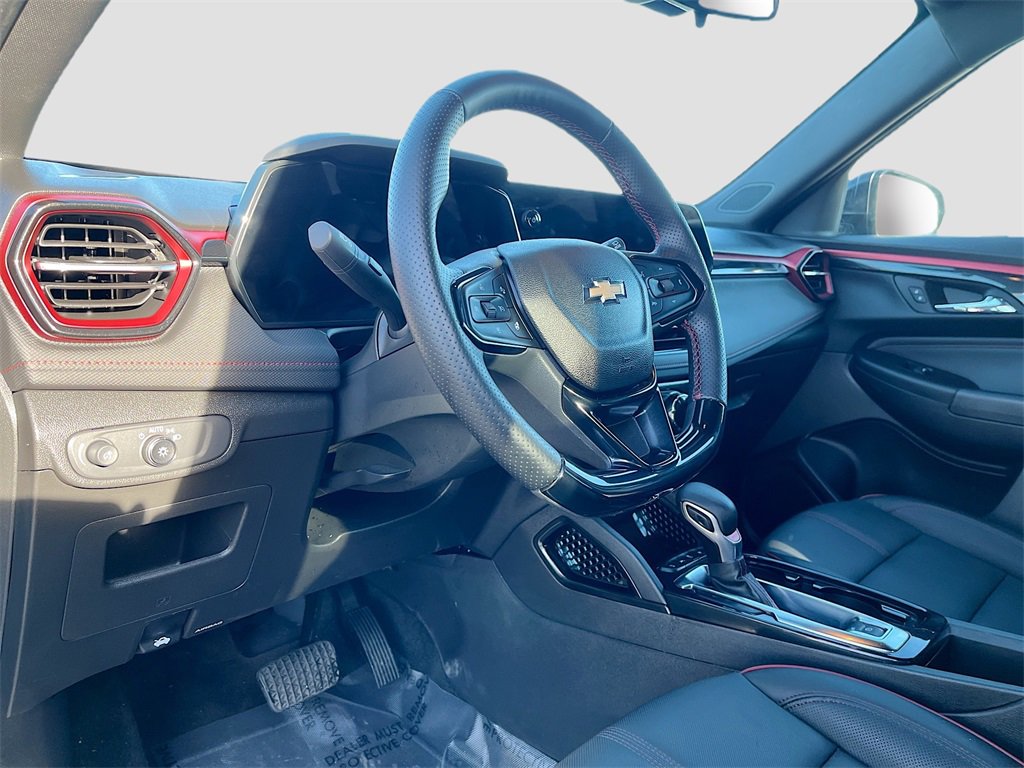 Used 2025 Chevrolet TrailBlazer RS image 9