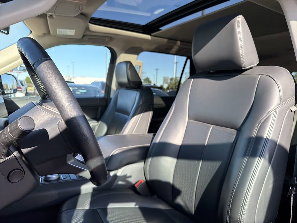 Used 2023 Ford Expedition Max XLT image 12