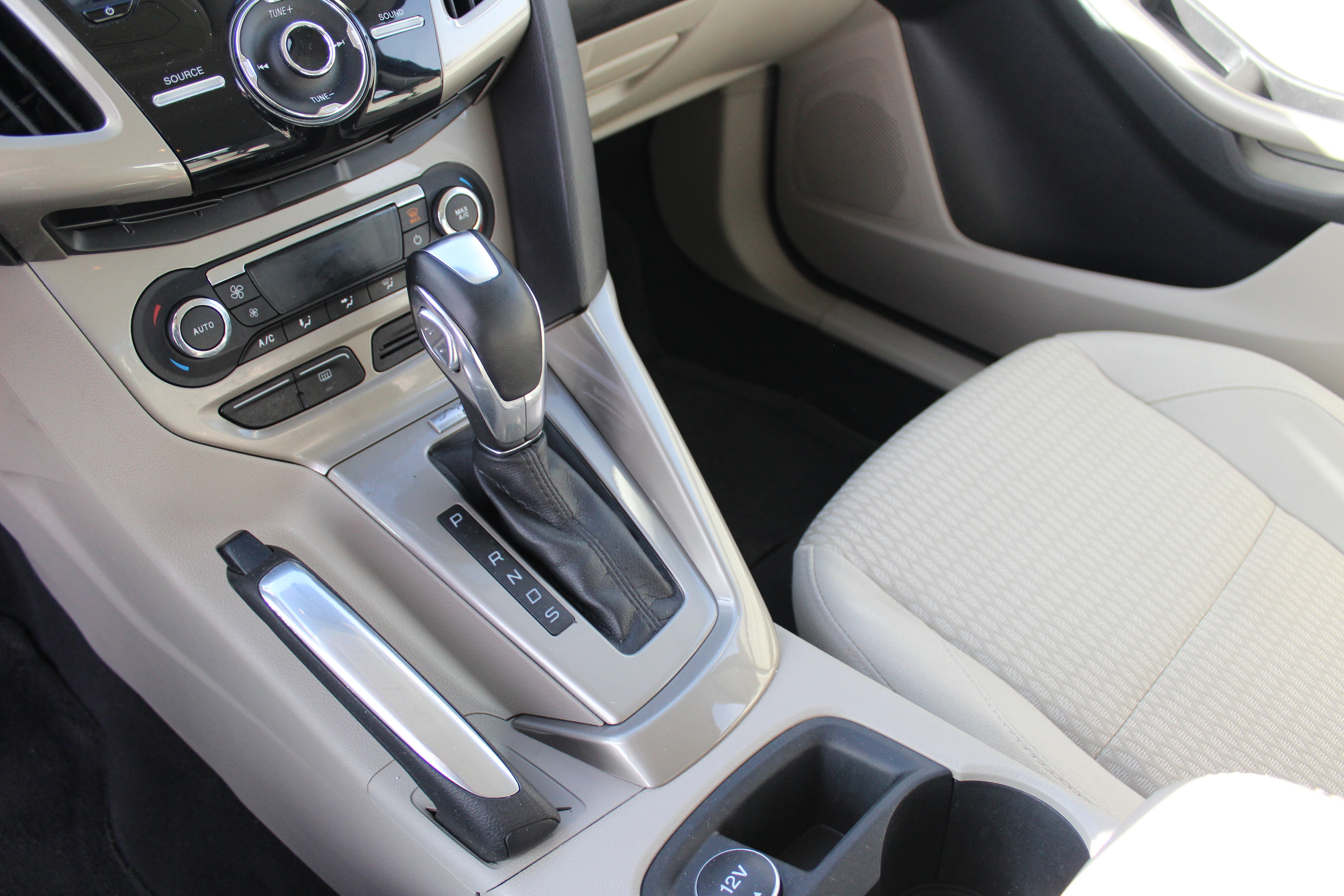 Used 2012 Ford Focus SEL image 21