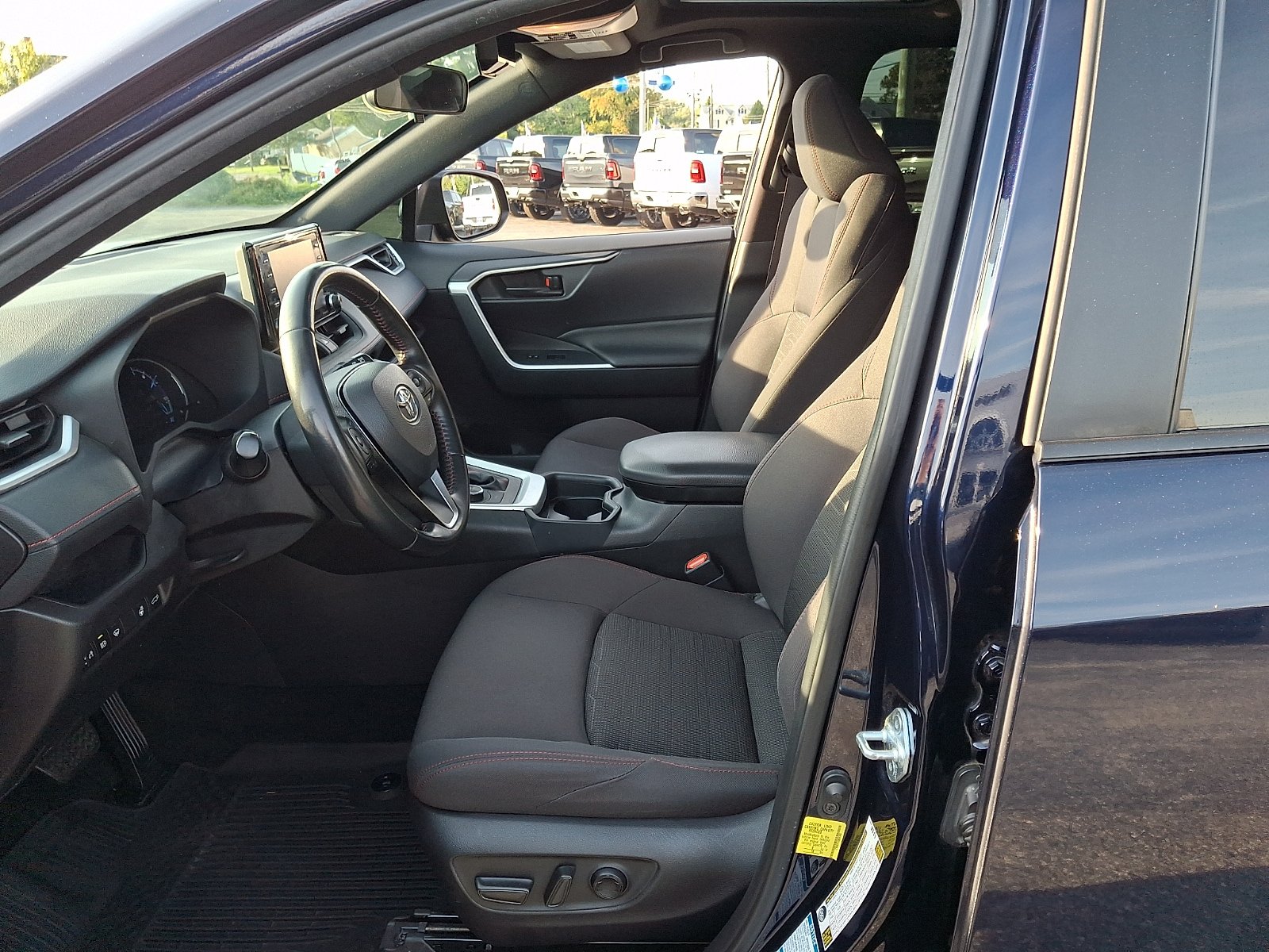 Used 2021 Toyota RAV4 SE w/ Weather & Moonroof Package AWD/4WD image 13