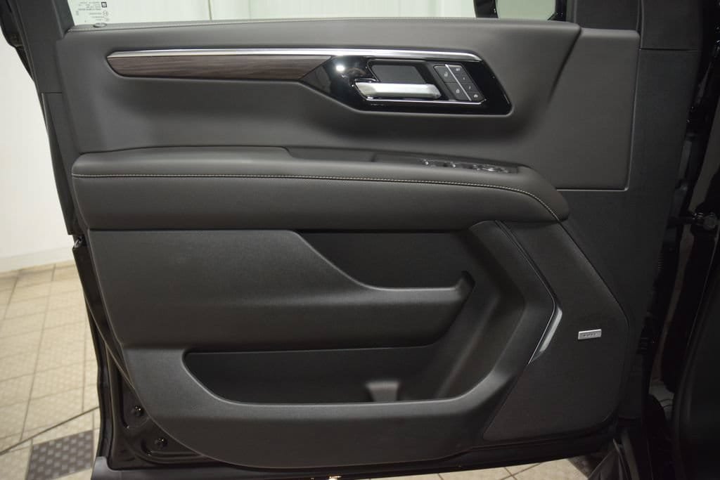 New 2026 Chevrolet Suburban Premier AWD/4WD image 49