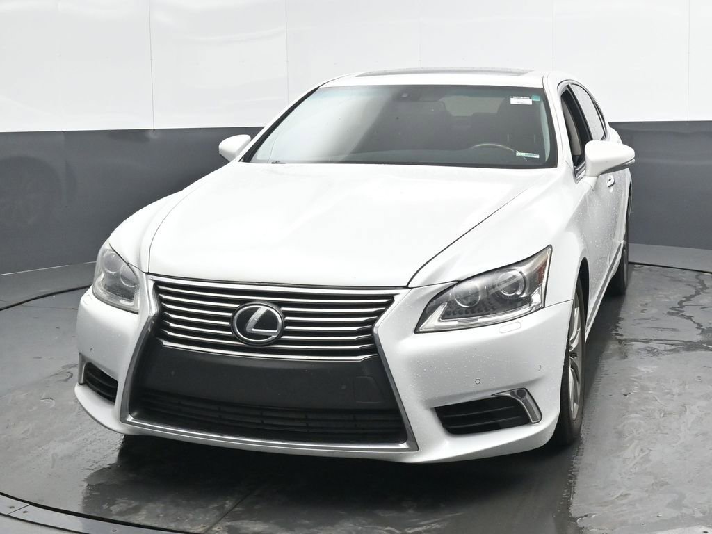 Used 2013 Lexus LS 460 AWD w/ Comfort Pkg image 34