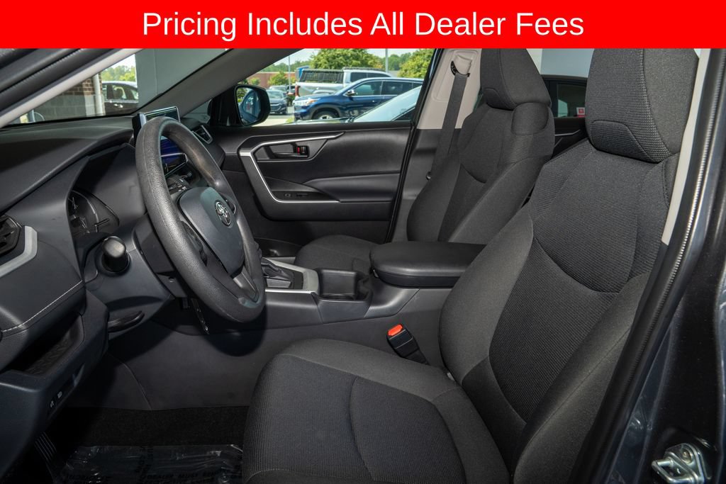 Used 2024 Toyota RAV4 LE FWD image 9