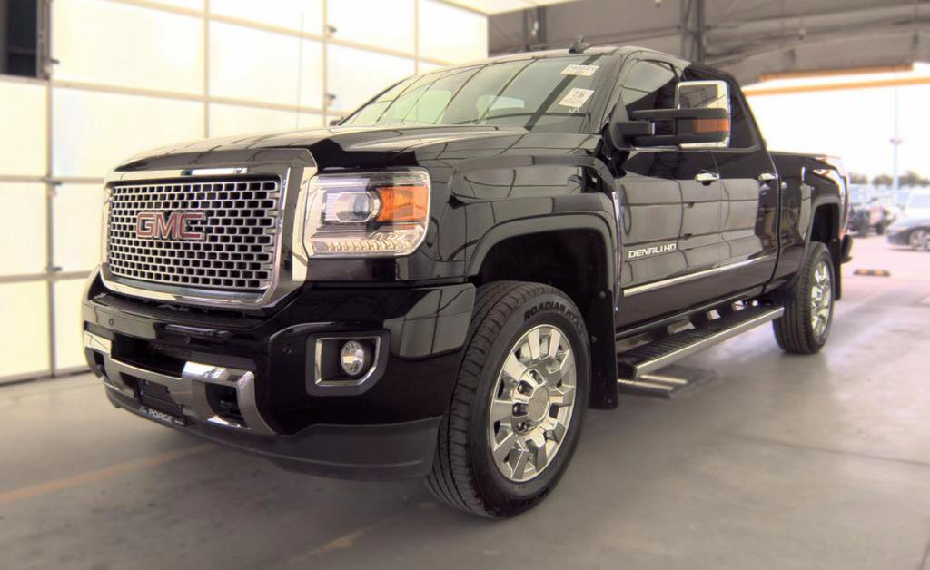 Used 2016 GMC Sierra 2500 Denali w/ Duramax Plus Package AWD/4WD image 4