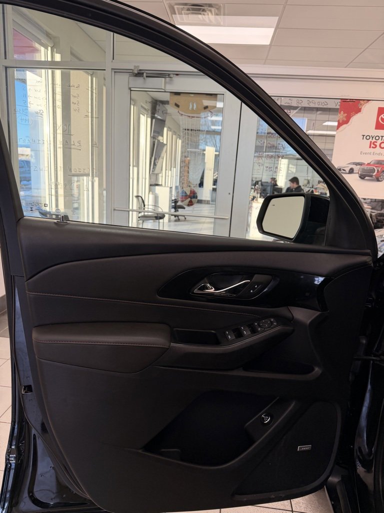 Certified 2023 Chevrolet Traverse RS image 11