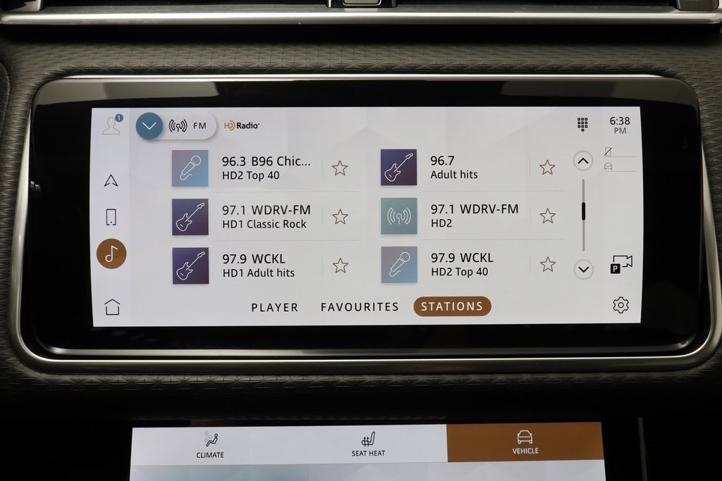 Used 2022 Land Rover Range Rover Velar R-Dynamic S image 10