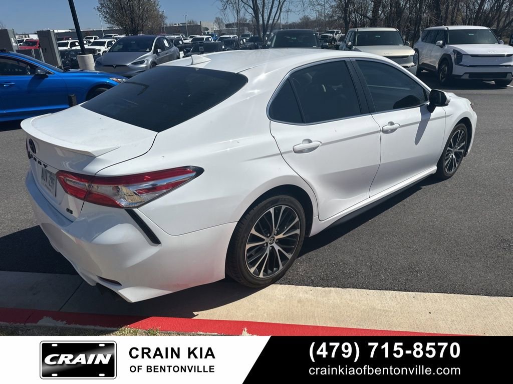 Used 2020 Toyota Camry SE image 4