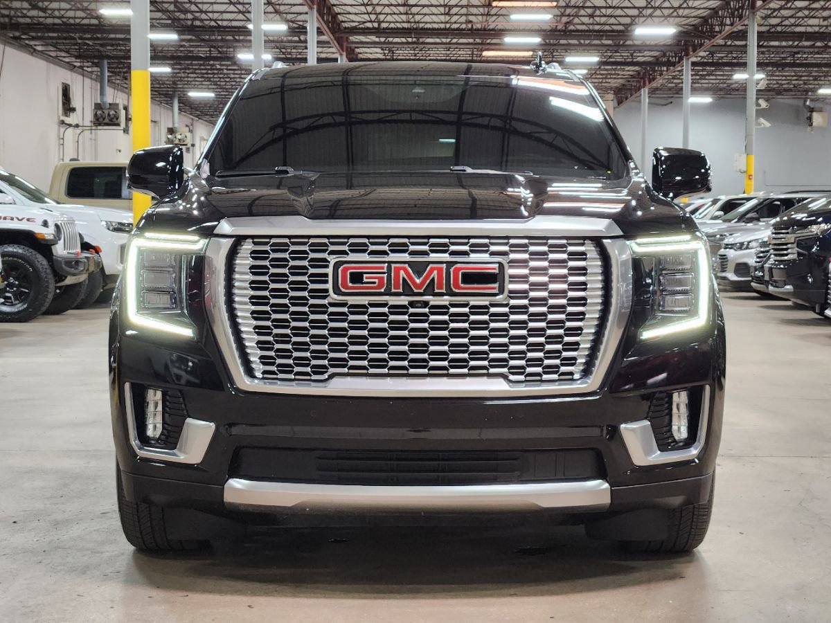 Used 2024 GMC Yukon Denali w/ Advanced Technology Package image 2