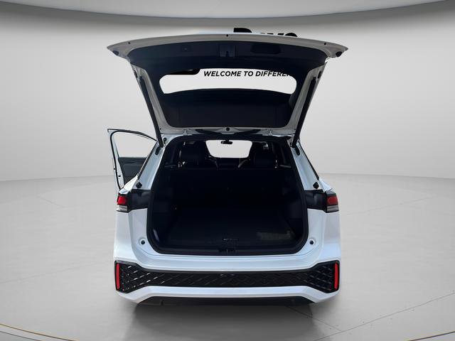 New 2026 Volkswagen Tiguan SE R-Line AWD/4WD image 25