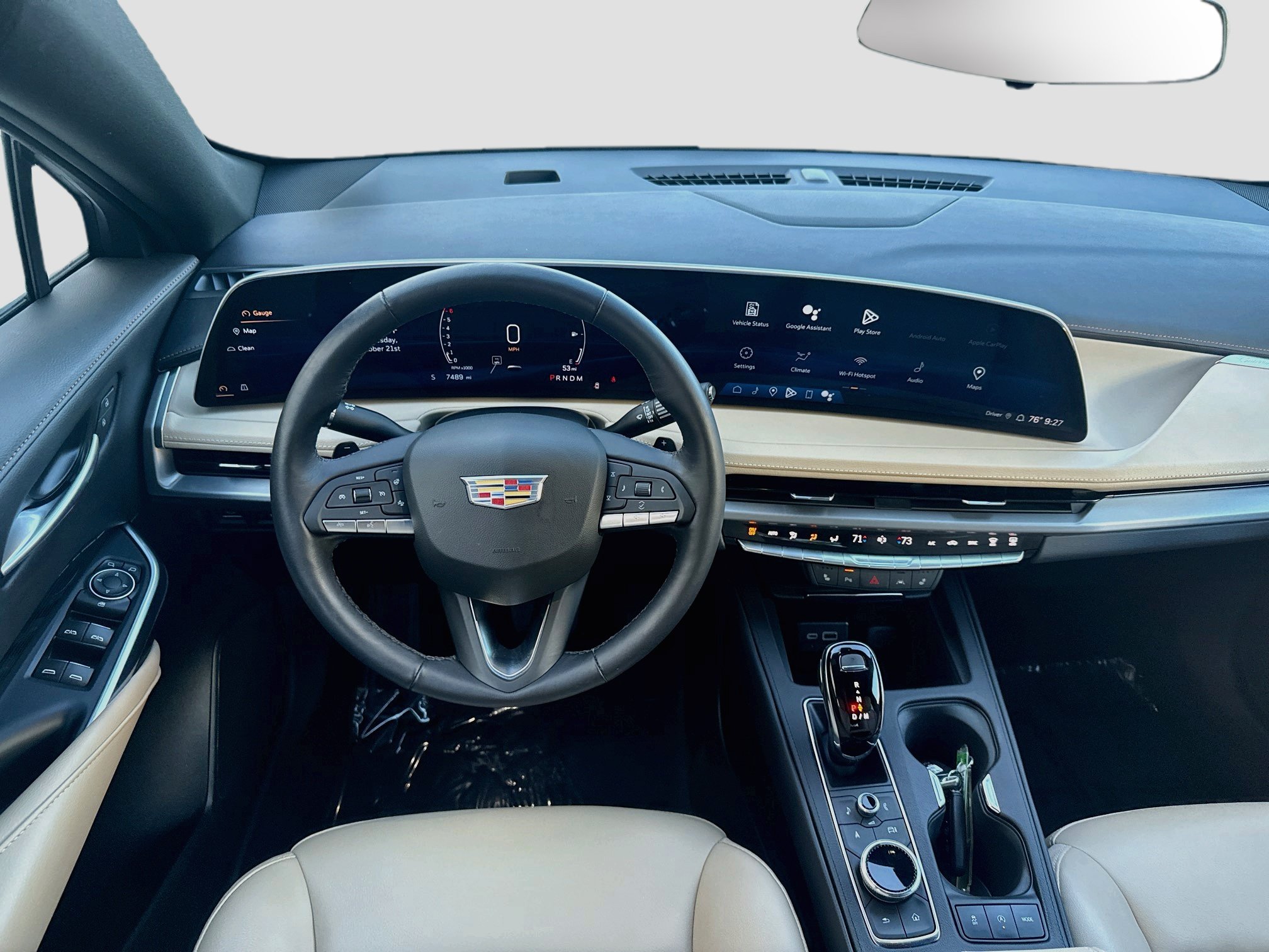 Used 2024 Cadillac XT4 Luxury w/ Cold Weather Package FWD image 18