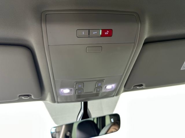 Used 2023 Volkswagen Atlas SE image 23