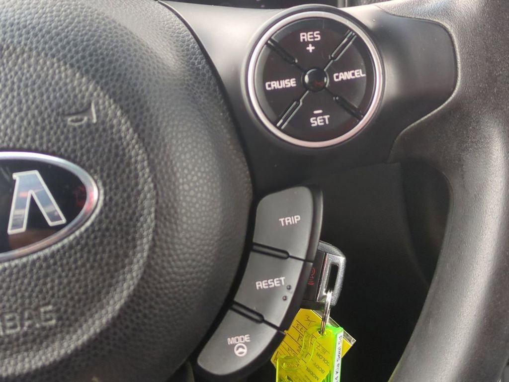 Used 2014 Kia Soul + FWD image 16