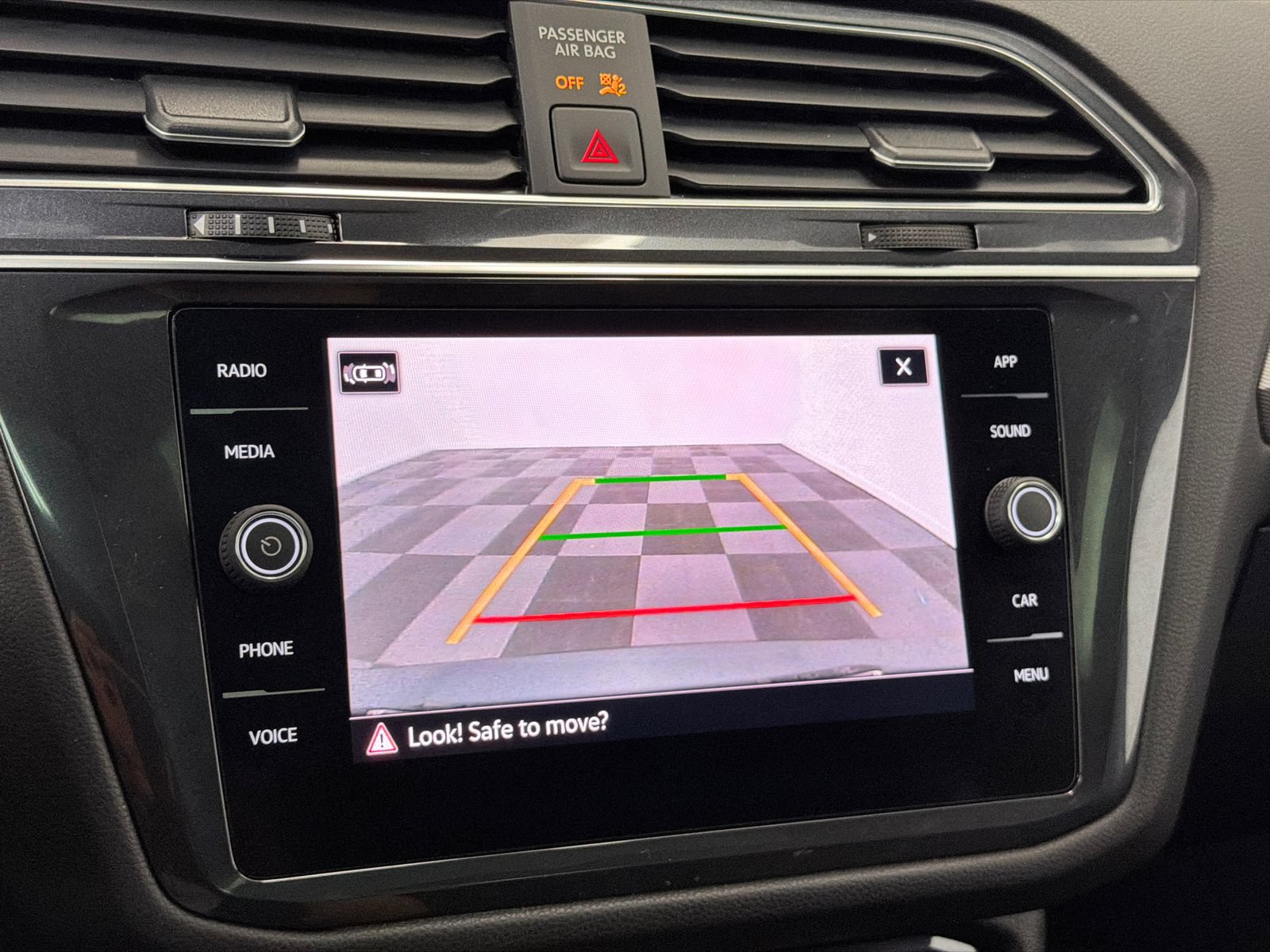 Used 2022 Volkswagen Tiguan SE R-Line FWD image 27