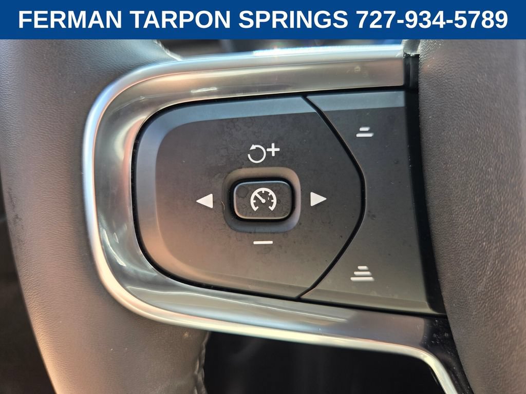 Certified 2024 Volvo XC40 B5 Plus AWD/4WD image 31