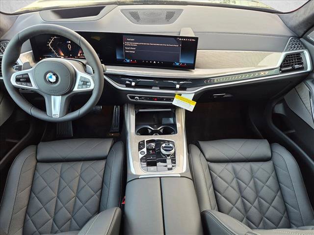Used 2027 BMW X7 xDrive40i w/ M Sport Package AWD/4WD image 16
