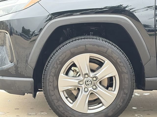 Used 2025 Toyota RAV4 LE AWD/4WD image 5