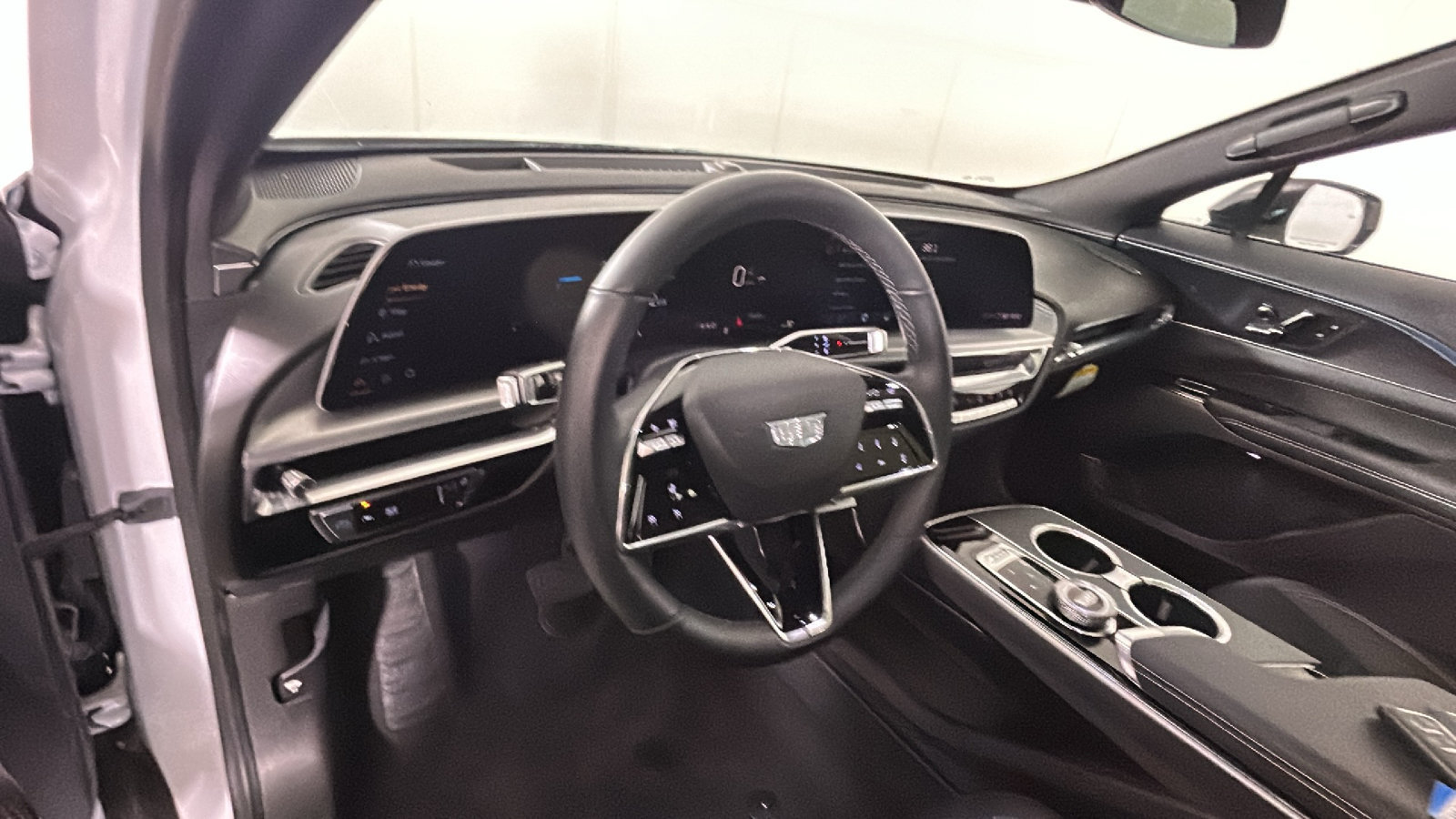 Used 2024 Cadillac Lyriq Sport w/ LPO, Floor Liner Package AWD/4WD image 16