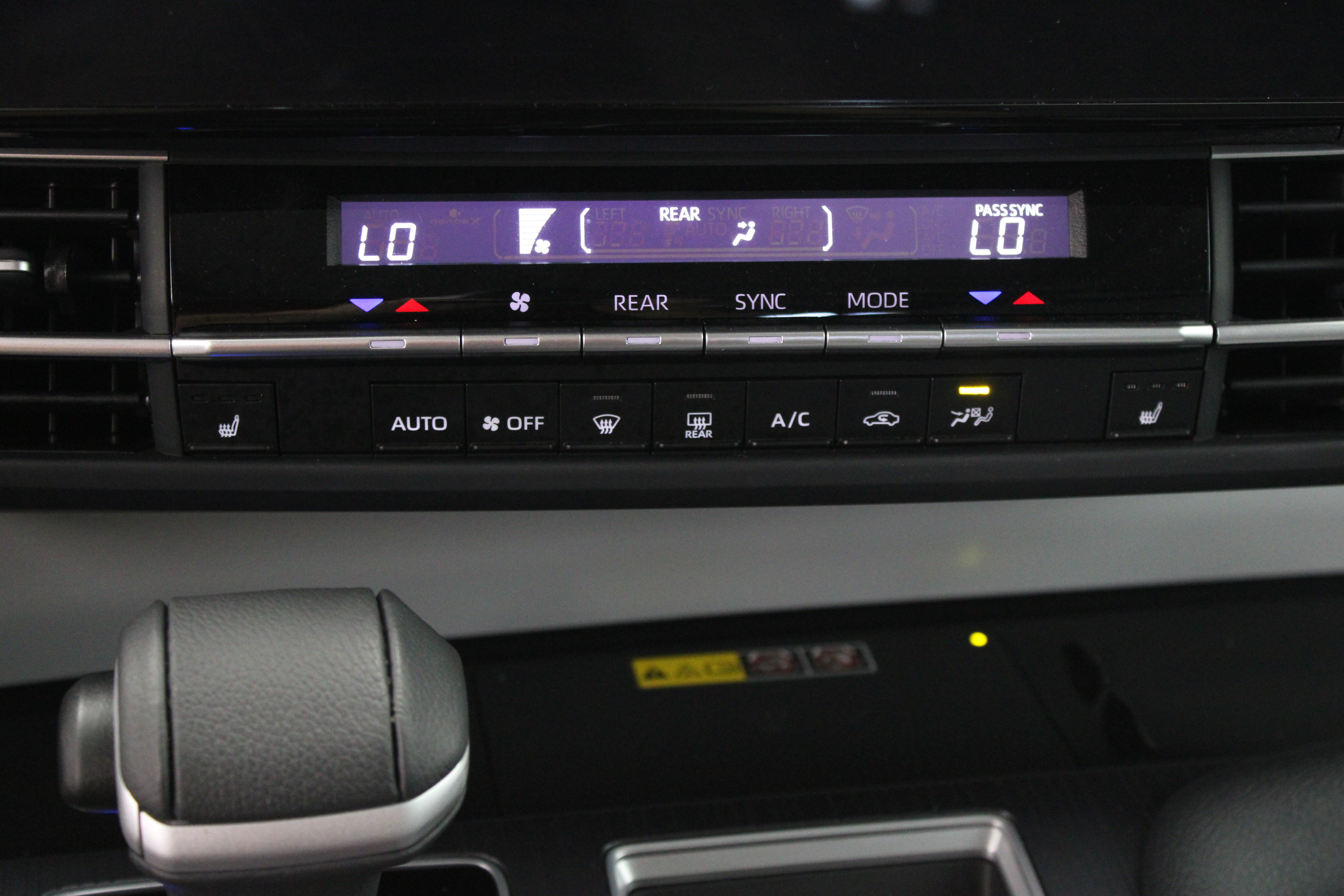 Certified 2026 Toyota Sienna XLE FWD image 19