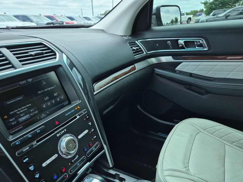 Used 2016 Ford Explorer Platinum AWD/4WD image 26