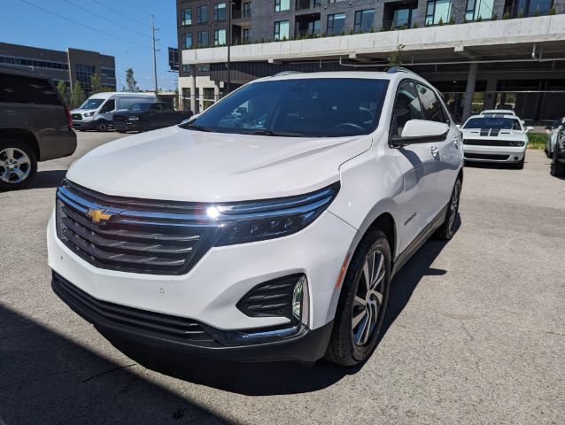 Used 2022 Chevrolet Equinox Premier w/ LPO, Floor Liner Package FWD image 3