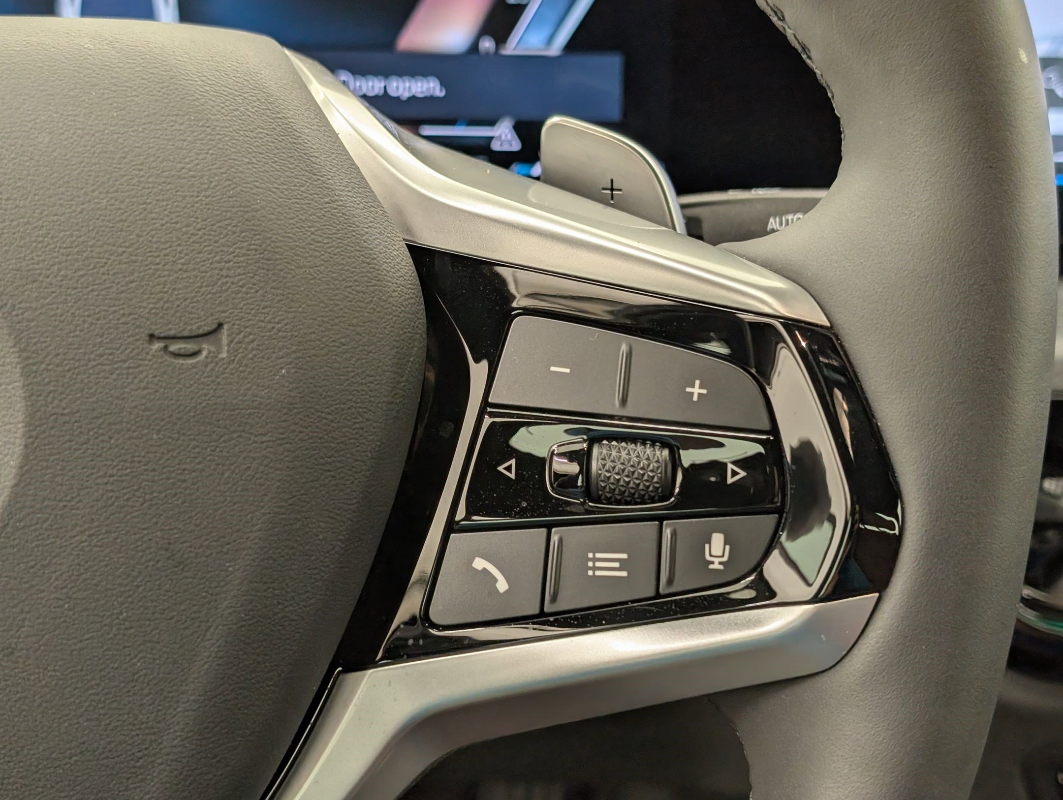 New 2025 BMW 330i Sedan w/ Convenience Package image 22