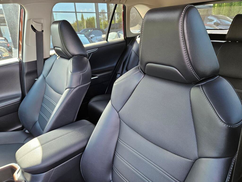 Used 2024 Toyota RAV4 Limited w/ Advanced Technology Package AWD/4WD image 17