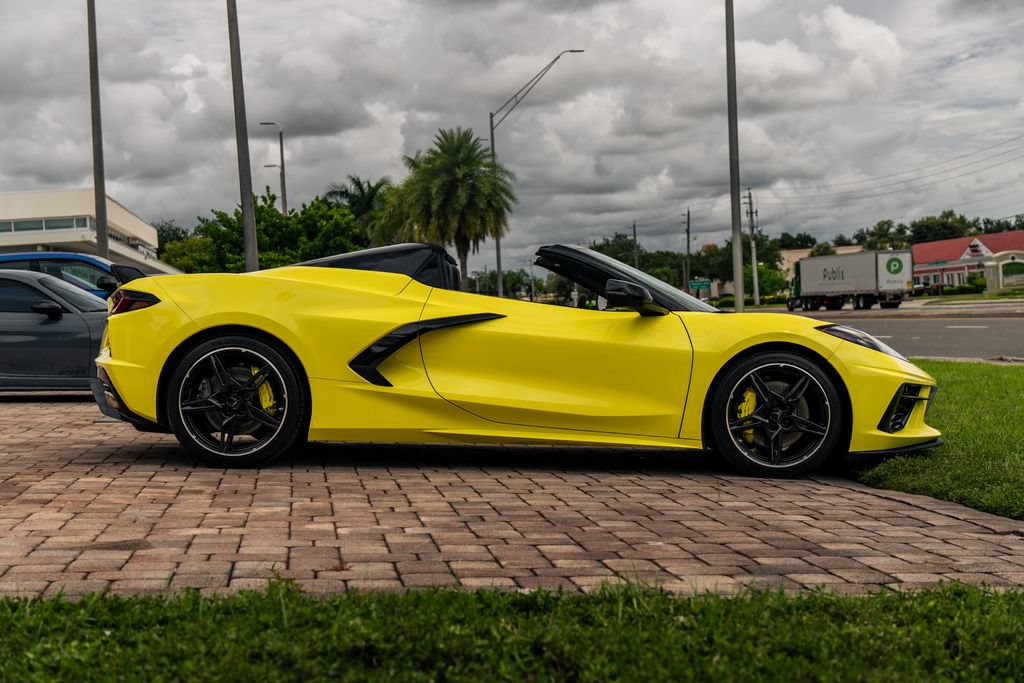 Used 2023 Chevrolet Corvette Stingray Preferred Conv w/ Z51 Performance Package RWD image 7