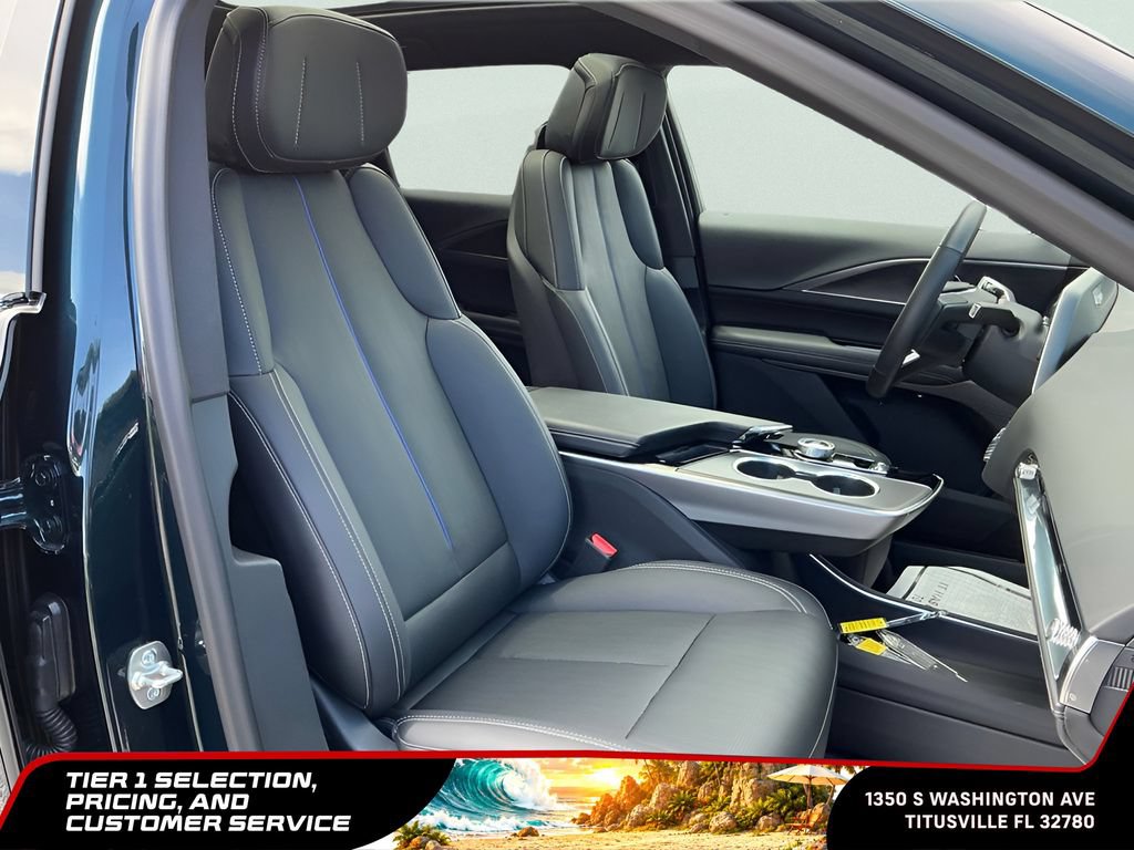 Used 2025 Cadillac Lyriq Luxury RWD image 15