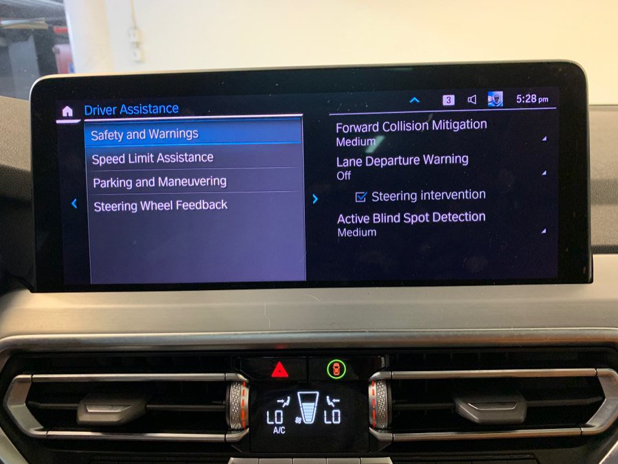 Used 2023 BMW X4 xDrive30i w/ M Sport Package AWD/4WD image 44