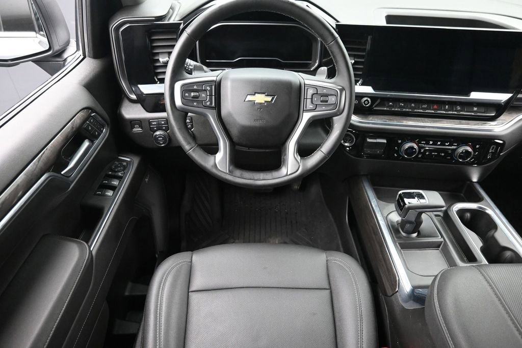 Used 2023 Chevrolet Silverado 1500 LTZ AWD/4WD image 11