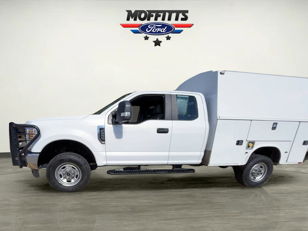 Used 2018 Ford F250 XL w/ Power Equipment Group AWD/4WD image 2