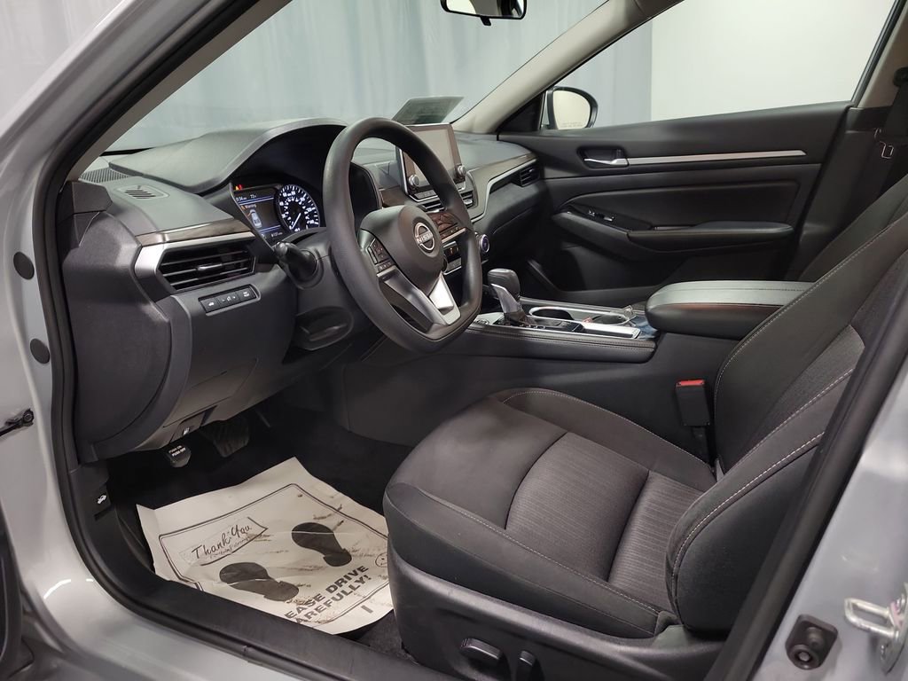 Used 2023 Nissan Altima 2.5 SV image 12