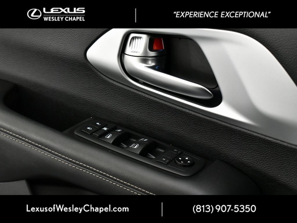 Used 2020 Chrysler Pacifica Touring w/ S Appearance Package image 34