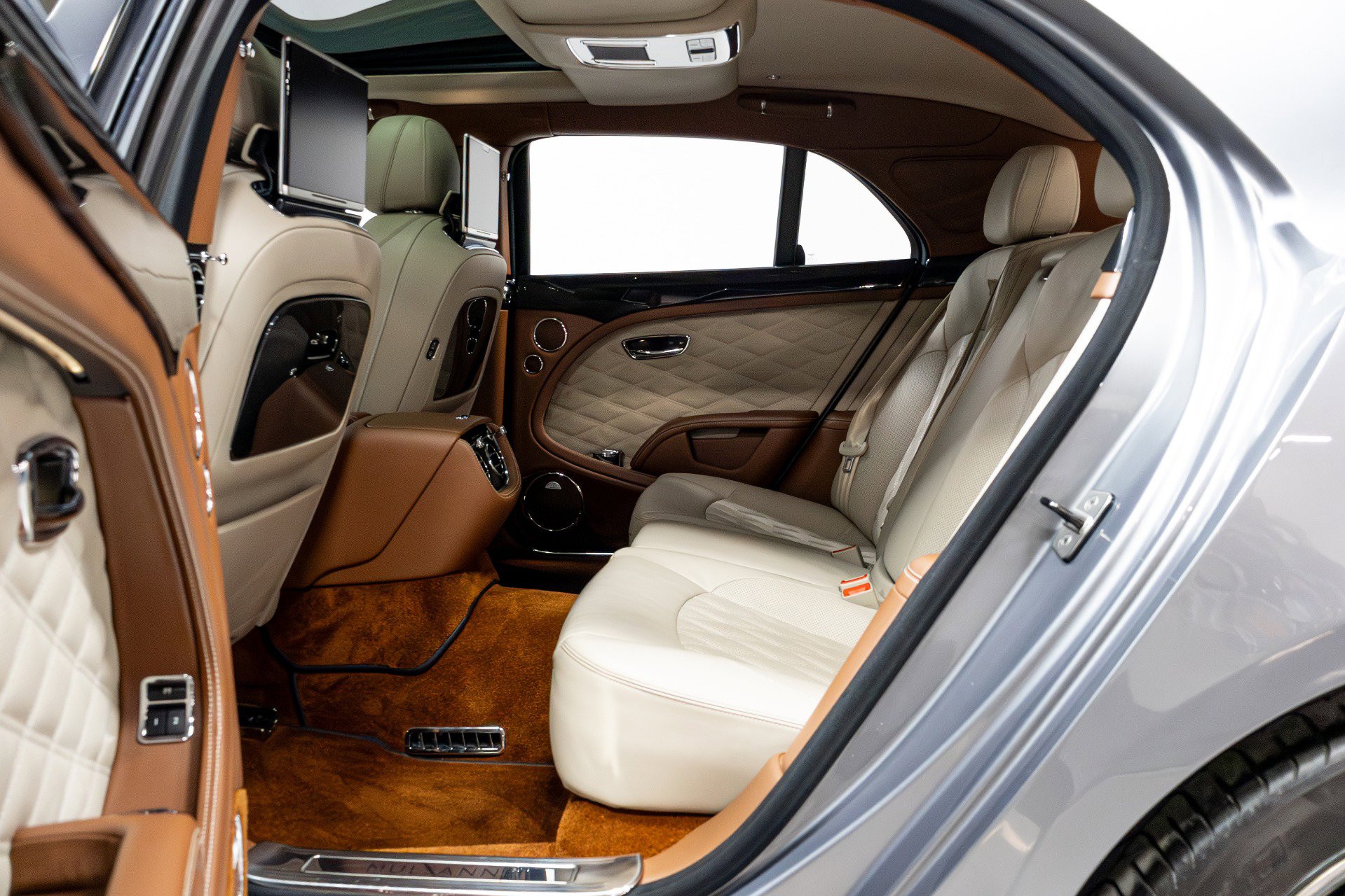 Used 2017 Bentley Mulsanne Speed image 46