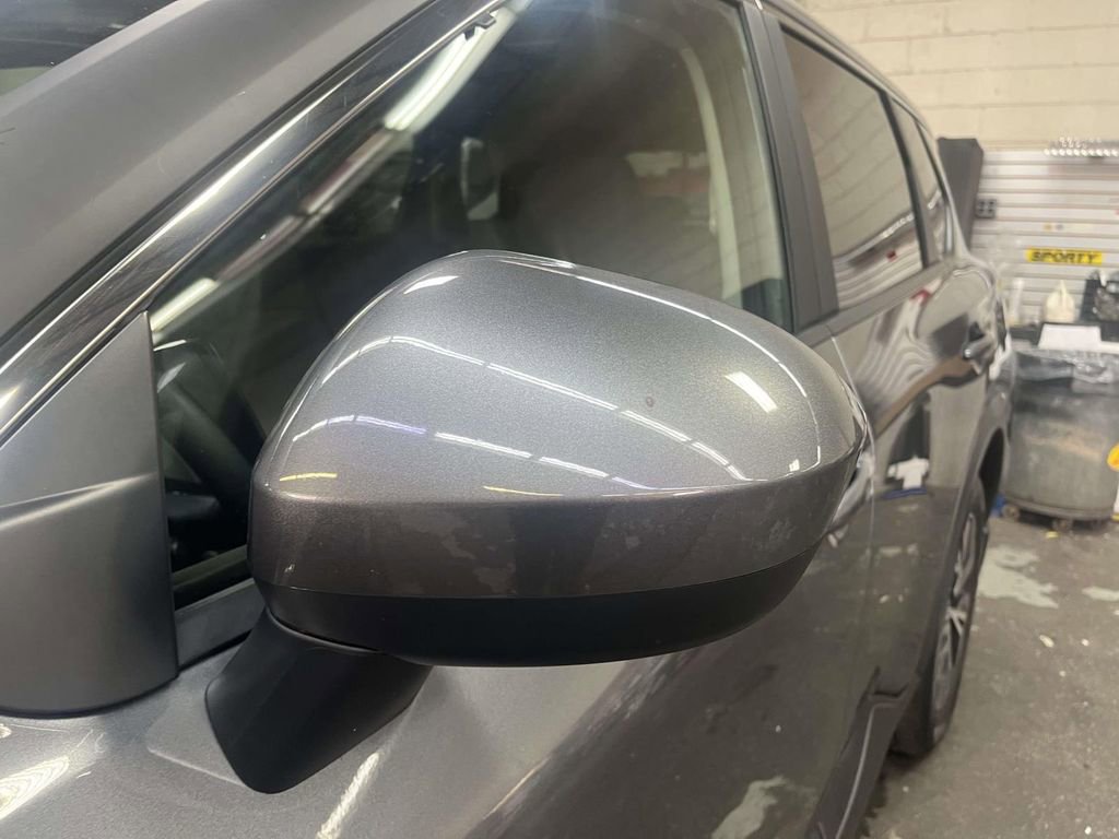 Used 2023 Nissan Rogue SV image 11