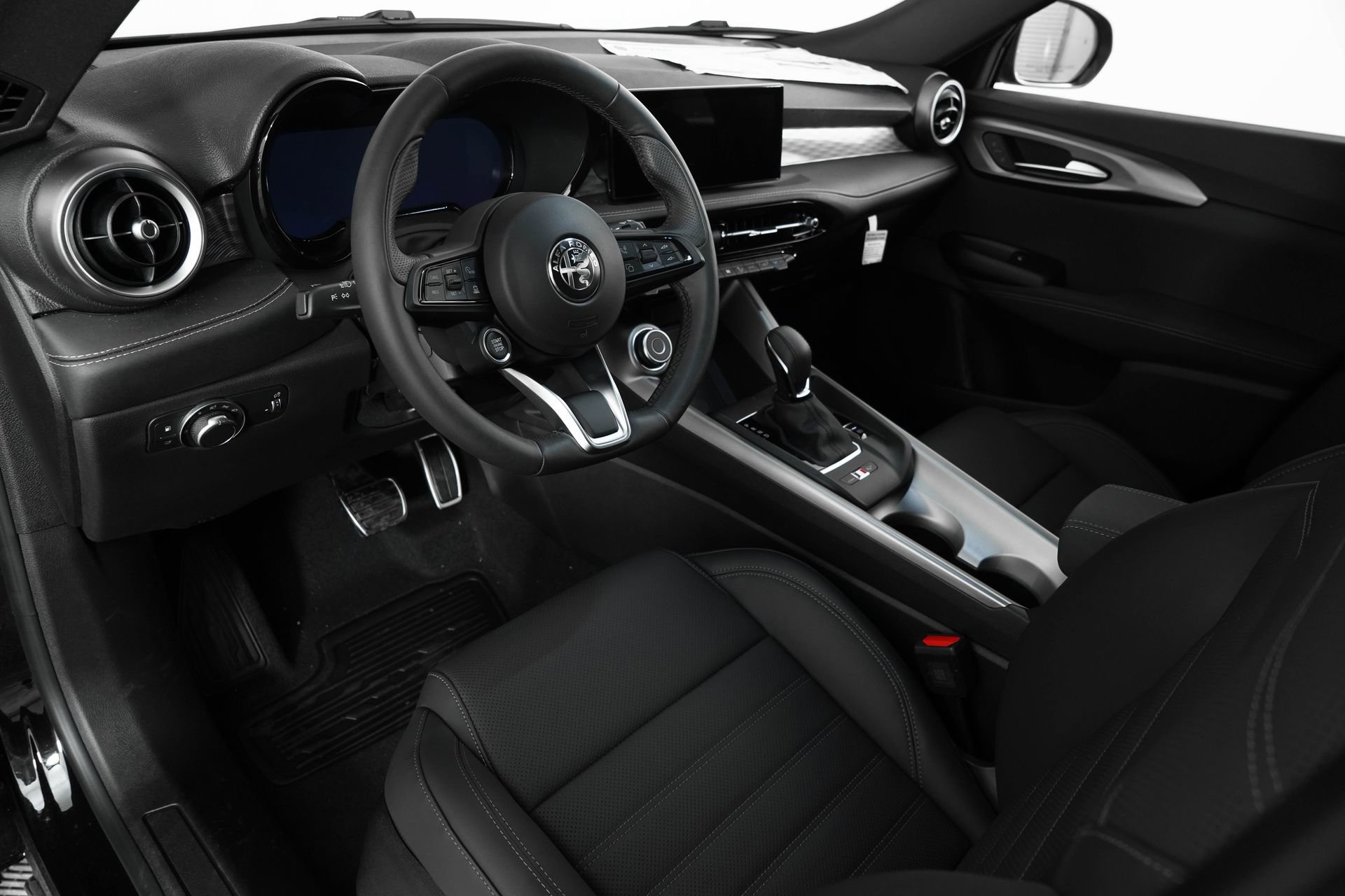 New 2025 Alfa Romeo Tonale w/ Premium Package image 25