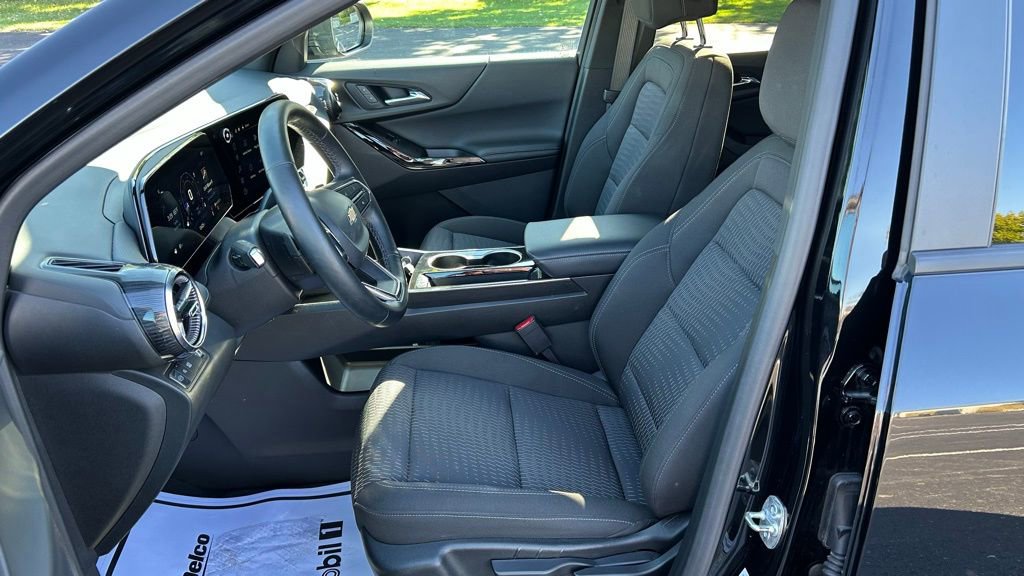 Used 2025 Chevrolet Equinox LT image 21