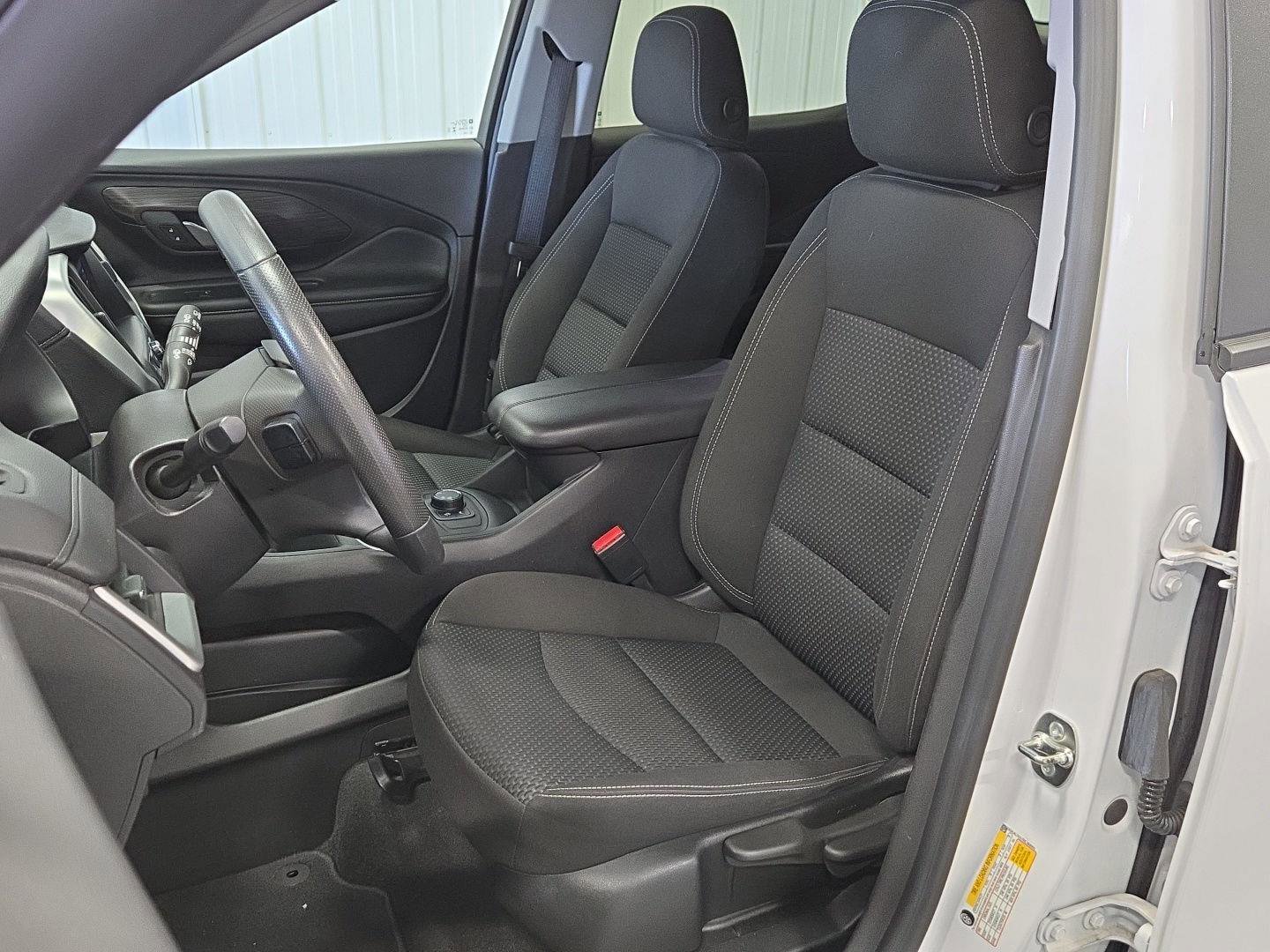 Used 2024 GMC Terrain SLE image 5