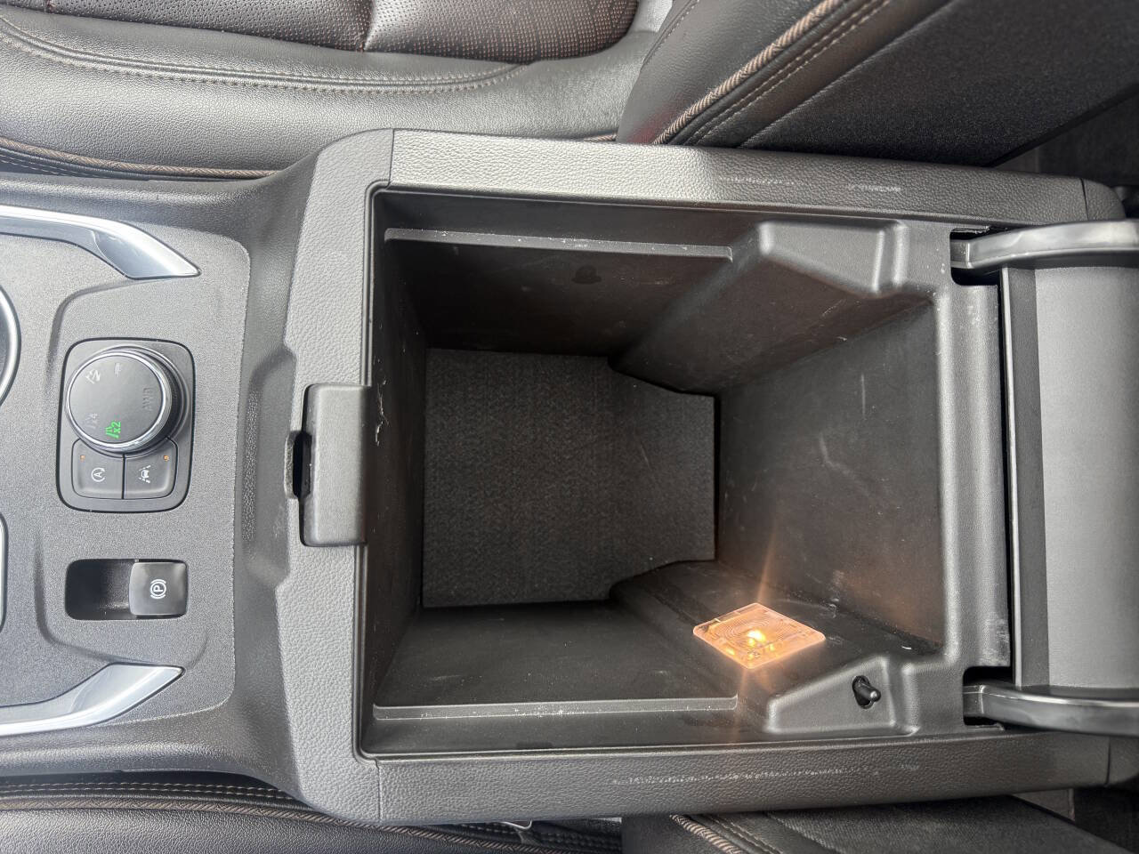 Used 2022 Chevrolet Traverse High Country image 27