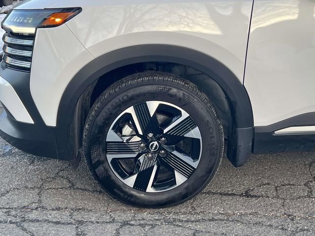 Used 2025 Nissan Kicks SV w/ Illumination Package image 11