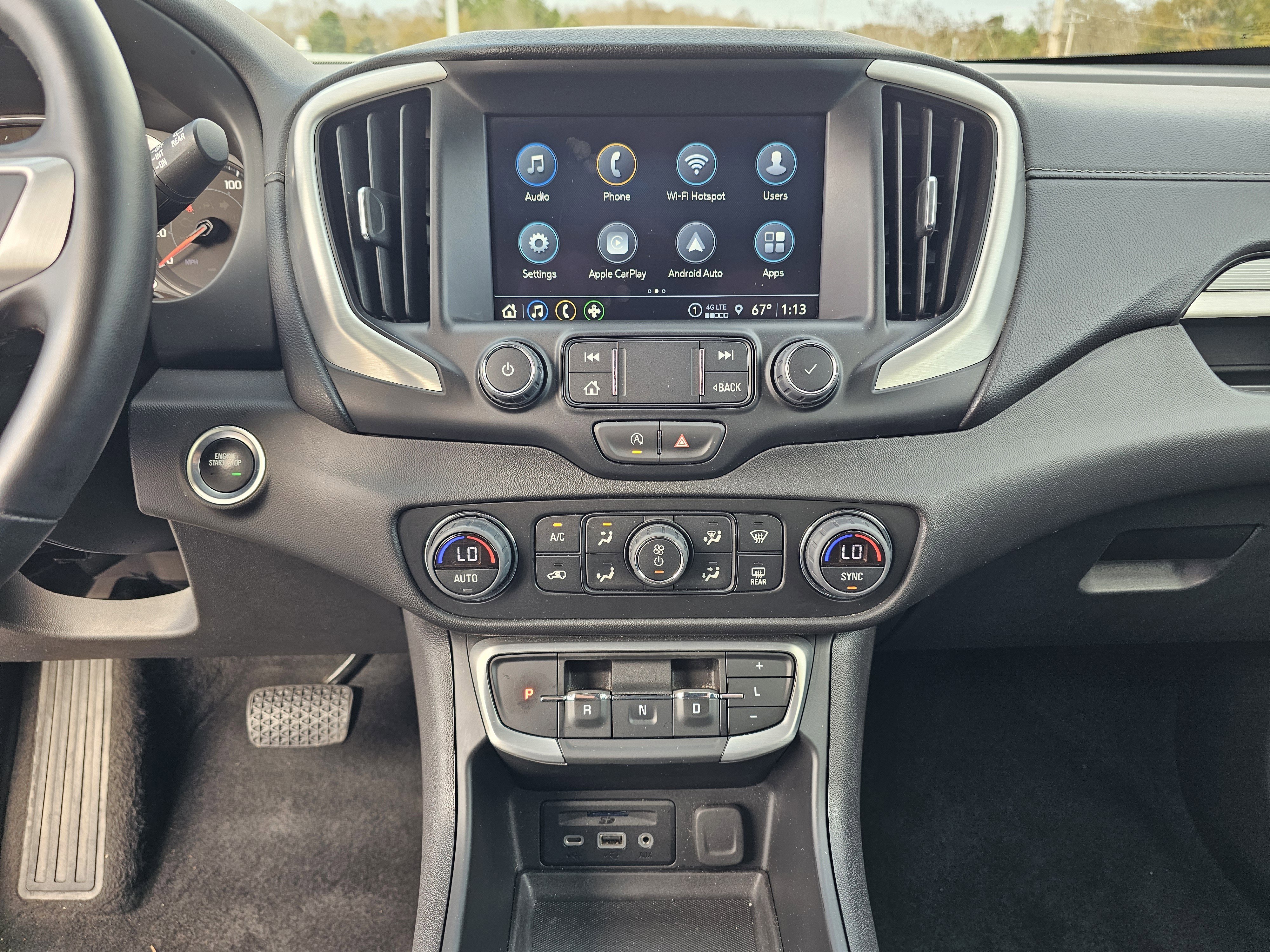 Used 2024 GMC Terrain SLT image 24