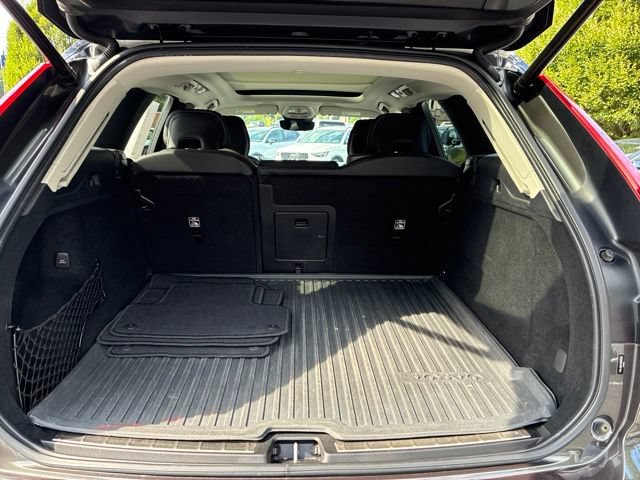 Used 2022 Volvo XC60 B5 Inscription w/ Advanced Package AWD/4WD image 12