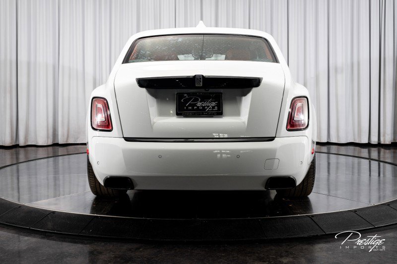 Used 2024 Rolls-Royce Phantom Sedan image 14