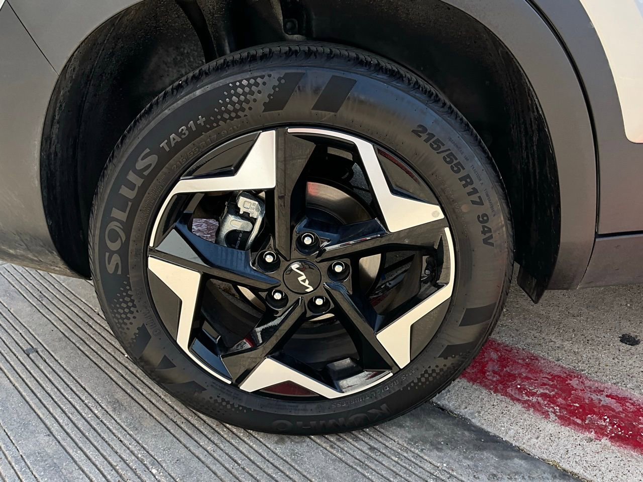 Used 2025 Kia Seltos S image 9