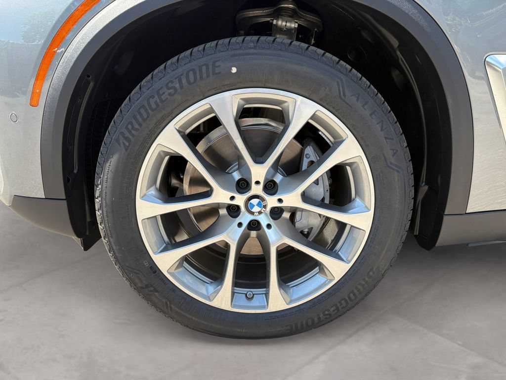 New 2026 BMW X5 xDrive40i w/ Climate Comfort Package AWD/4WD image 14